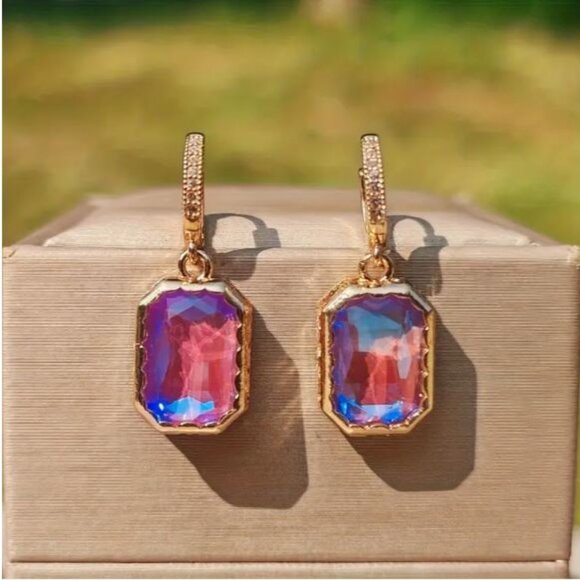 NEW 18K Gold Plated Iridescent Purple Emerald Cut Crystal Drop Earrings - Picture 2 of 3